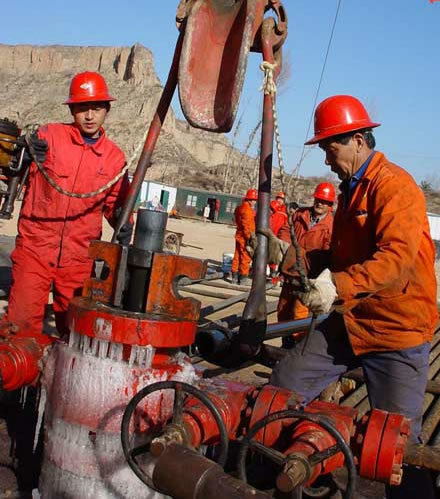 Innovation achievements of Zhongyuan Oilfield move from the "desk" to the field